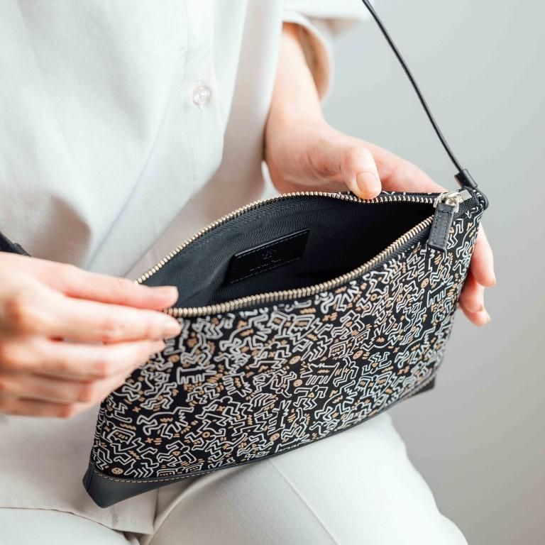 【新品✨】印傳屋 INDEN-YA サコッシュ キースヘリング ショルダー サコッシュ［Blue Gray／Keith Haring collection］：印傳屋公式