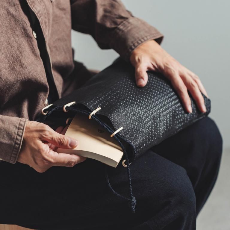 【奈良印傅 合切袋】 奈良印傅 合切袋】 合切袋&巾着 | 商品 | 印傳屋 |