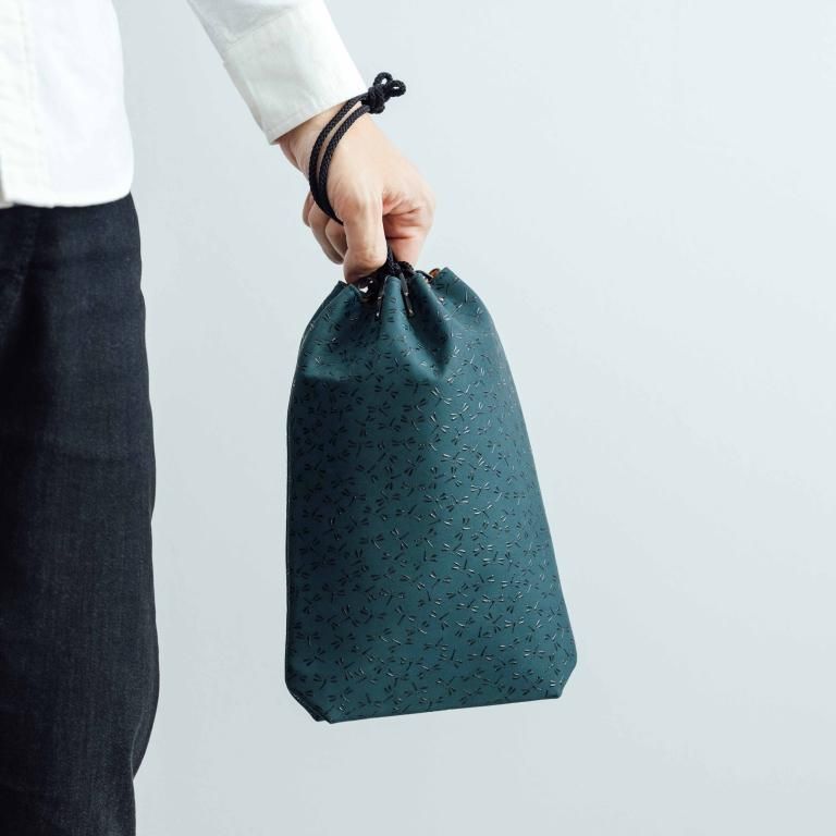 HISOCA 合切袋(大)マチ付［緑地×黒漆×とんぼ］：印傳屋公式オンライン