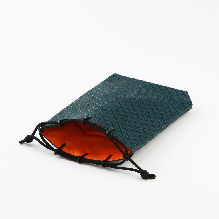 HISOCA 合切袋（大）マチ付［緑地／黒漆／七宝繋ぎ］：印傳屋