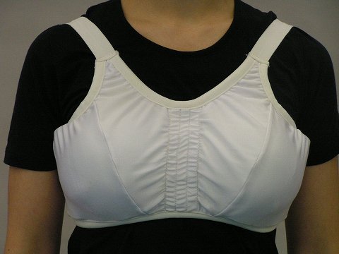 女性用胸部プロテクター - 格闘技用トレーニンググッズの専門店 
