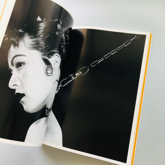 Tokyo Comedy 東京コメディー荒木経惟Nobuyoshi Araki - 古本買取販売 | ATELIER | アトリエ | デザイン  写真集 美術書 アートブック 建築