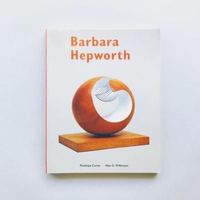 Barbara Hepworth<br>A Retrospective<br>СХ顦إåץ