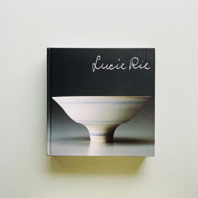 롼꡼Ÿ 2010<br>Lucie Rie: A Retrospective