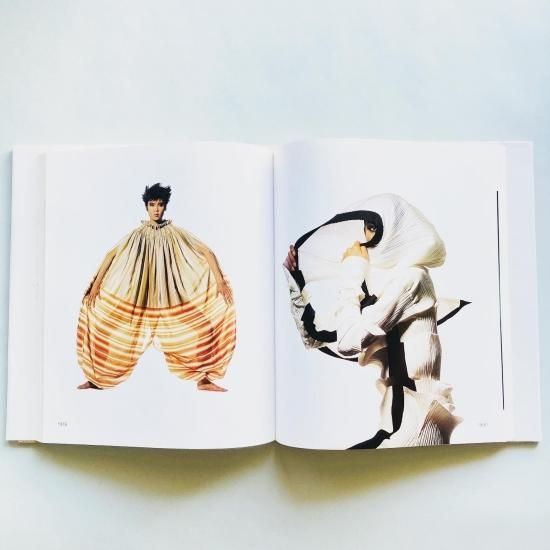 サイン本】ISSEY MIYAKE 三宅一生 アーヴィング・ペン-connectedremag.com