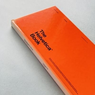 إ٥<br>The Helvetica Book<br>ë