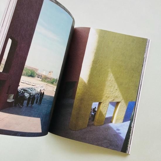 新品〉LOOKING THROUGH LE CORBUSIER WINDOWS｜ホンマタカシ