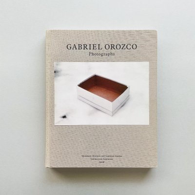 Photographs: Gabriel Orozco<br>ガブリエル・オロスコ
