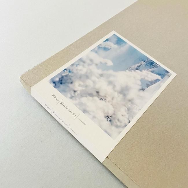 White | 鈴木 理策 |本 | 通販 | Amazon