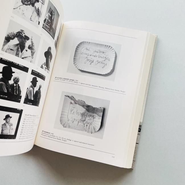 JOSEPH BEUYS : DIE MULTIPLES 1965-1986｜ヨーゼフ・ボイス