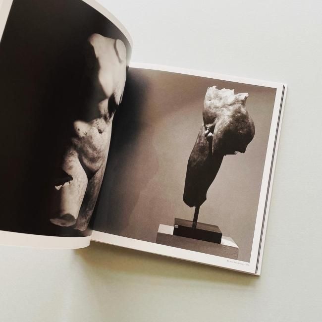 【楽天最安値に挑戦】 Mapplethorpe Robert : Mori Memento Photographs the from アート・デザイン・音楽