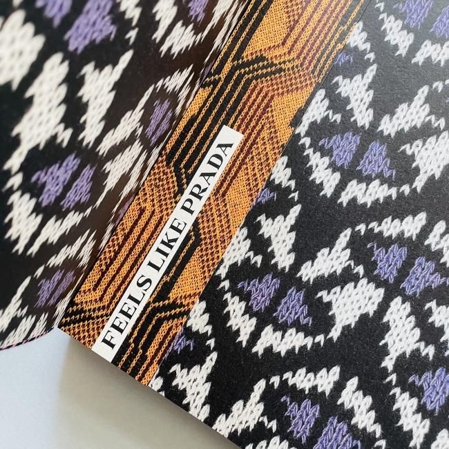 FEELS LIKE PRADA プラダ