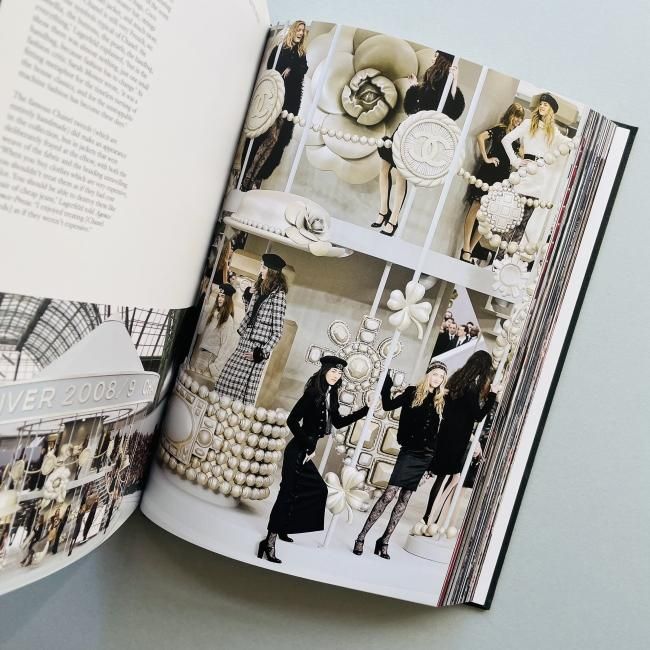 CHANEL CATWALK シャネル　本　インテリア 美品】 CHANEL CATWALK book インテリアブック