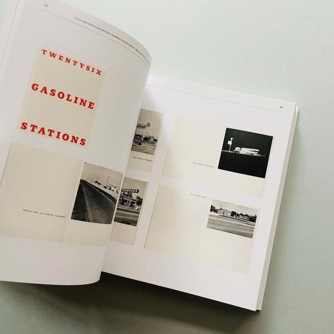 NOW THEN: A RETROSPECTIVE｜Ed Ruscha