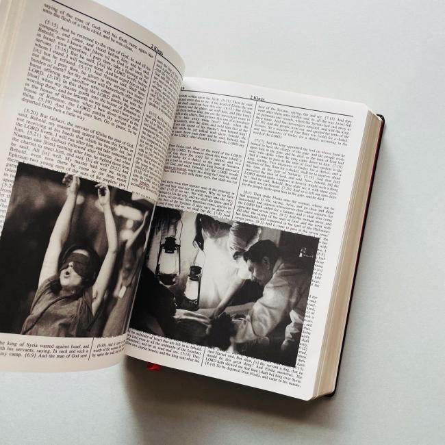 未開封 Holy Bible by アダムブルームバーグ オリバーチャナリン 未開封 Holy Bible by アダムブルームバーグ オリバーチャナリン