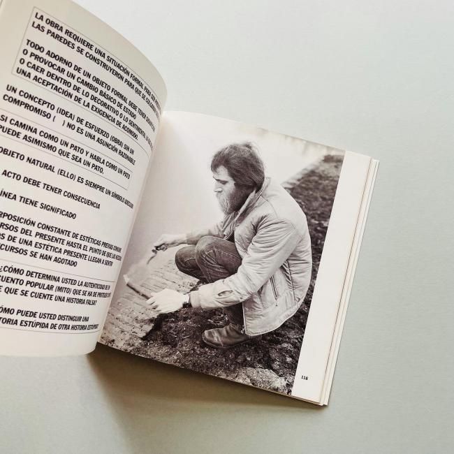 IN THE STREAM｜Lawrence Weiner ローレンス・ウェイナー