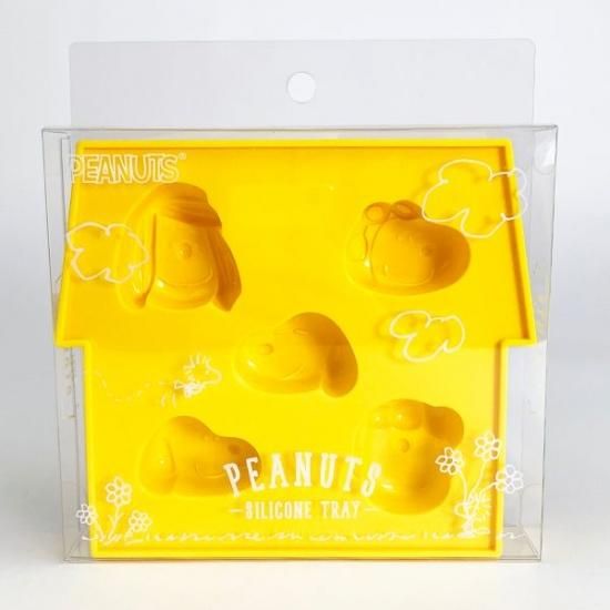 スヌーピー Peanuts シリコントレー トレイ アイストレイ 製氷皿 イエロー スヌーピー Peanuts シリコントレー トレイ アイストレイ 製氷皿 イエロー