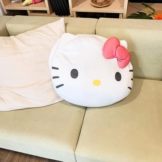 サンリオ ハローキティ キティ Hug me クッション あったか