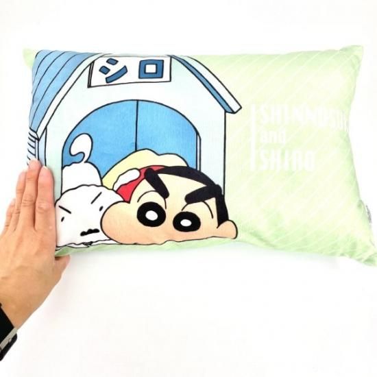 クレヨンしんちゃん　クッション クレヨンしんちゃん クッション 約45cm x 35cm - メルカリ