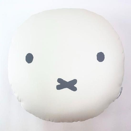 Miffy（ ミッフィー）の「ブルーナうさぎ変身クッション