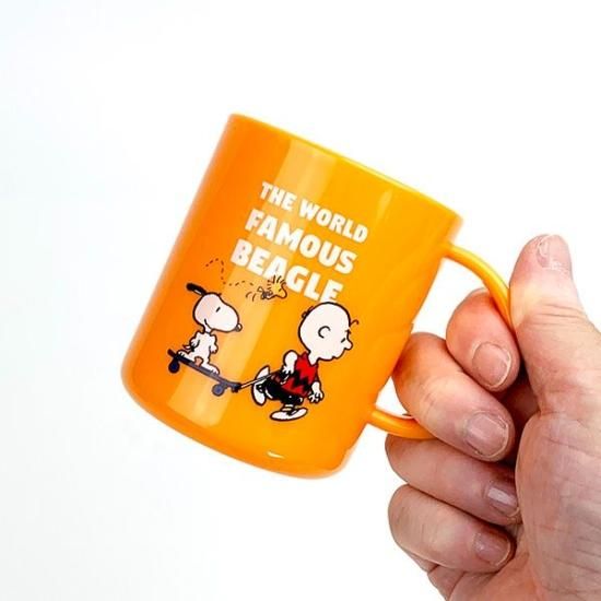 スヌーピー PEANUTS プラスチックマグ SKATEBOARD オレンジ
