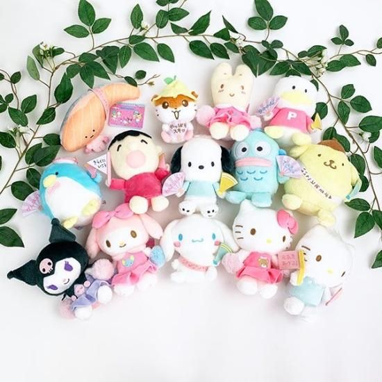 サンリオキャラクターズ　ポムポムプリン マスコット　ぬいぐるみ　おすわり Amazon.co.jp: サンリオ(SANRIO) ぬいぐるみSS ポムポムプリン