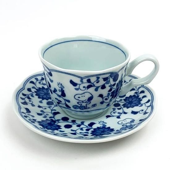 【送料無料/即納】  スヌーピー お ティーカップ 】 【唐草 カップ＆ソーサー/藍唐草 置物