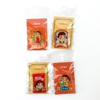 <img class='new_mark_img1' src='https://img.shop-pro.jp/img/new/icons15.gif' style='border:none;display:inline;margin:0px;padding:0px;width:auto;' />ペコちゃん アクリルクリップ4種セット（レトロチラシ・レトロペコ・ミルキーペコ・メロンソーダ） 日本製 不二家