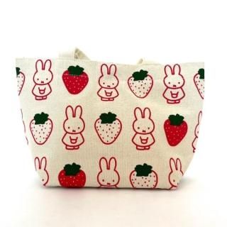 <img class='new_mark_img1' src='https://img.shop-pro.jp/img/new/icons15.gif' style='border:none;display:inline;margin:0px;padding:0px;width:auto;' />ミッフィー miffy ランチトート ストロベリーシリーズ バッグ ホワイト