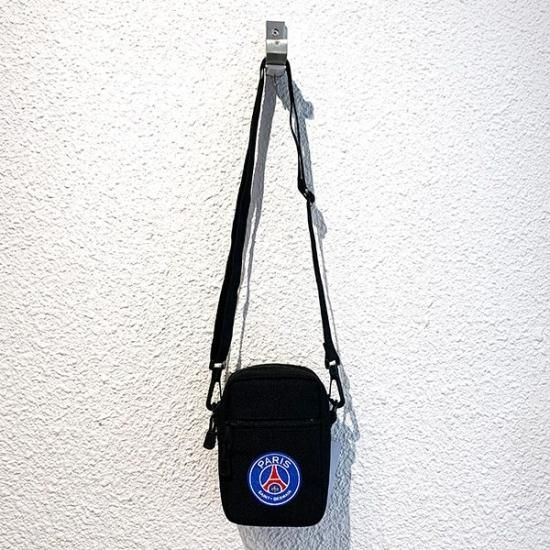 【最終値下げ‼️早いもの勝ち】パリ・サンジェルマン ボディバッグ ブラック PSG ナイキ クロスボディバック- ブラック