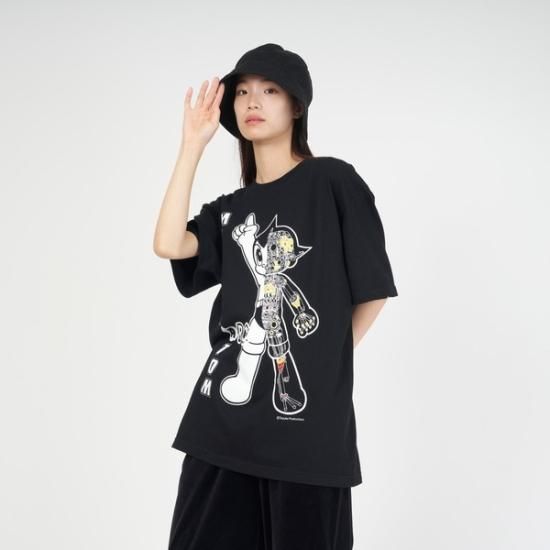 SECRETBASE ミドルスケール 鉄腕アトム　黒Tシャツ SECRETBASE ミドルスケール 鉄腕アトム 黒Tシャツ ARC＞OPEN