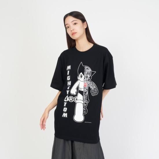 SECRETBASE ミドルスケール 鉄腕アトム　黒Tシャツ SECRETBASE ミドルスケール 鉄腕アトム 黒Tシャツ