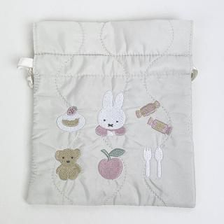 <img class='new_mark_img1' src='https://img.shop-pro.jp/img/new/icons15.gif' style='border:none;display:inline;margin:0px;padding:0px;width:auto;' />ミッフィー 巾着 キルティングシリーズ 黄色 ポーチ 小物入れ 化粧品入れ ガジェット