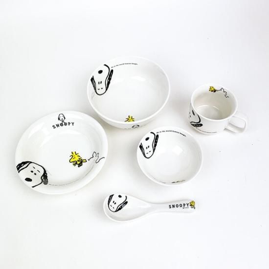 スヌーピー　SNOOPY 食器　まとめ販売 Amazon.com: Yamaka Shoten Peanuts SN450-57 Snoopy Dinnerware