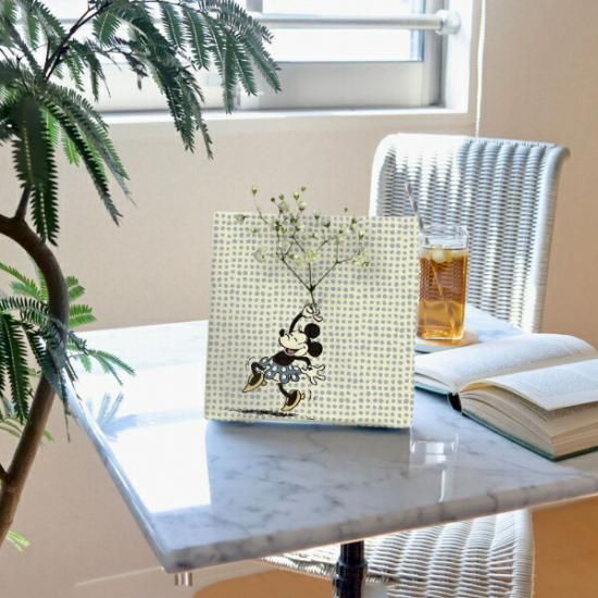 ミッキーマウス 花瓶 ガラス製　限定品 ディズニーランド ガラスの靴 ミッキーマウス 壺 花瓶 - メルカリ