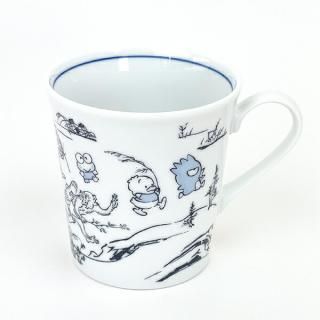 <img class='new_mark_img1' src='https://img.shop-pro.jp/img/new/icons15.gif' style='border:none;display:inline;margin:0px;padding:0px;width:auto;' />サンリオ はぴだんぶい×鳥獣戯画 マグ 食器 コップ 日本製