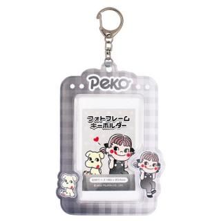 店内セール開催中!10％オフ対象商品! ペコちゃん フォトフレームキーホルダー (ブラック×ホワイト) 推し活 不二家