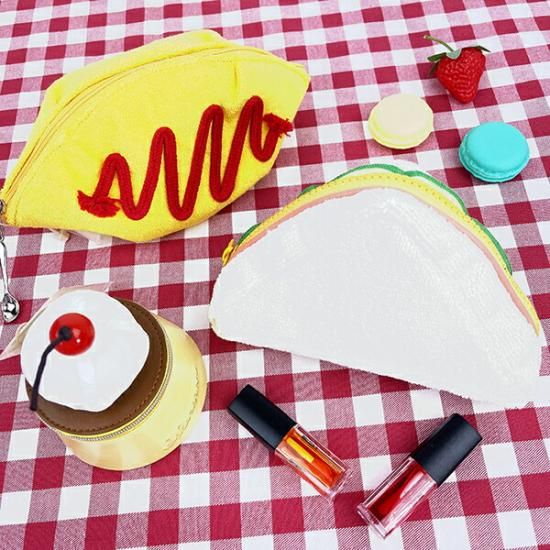 ACCOMMODE Retro Pouch