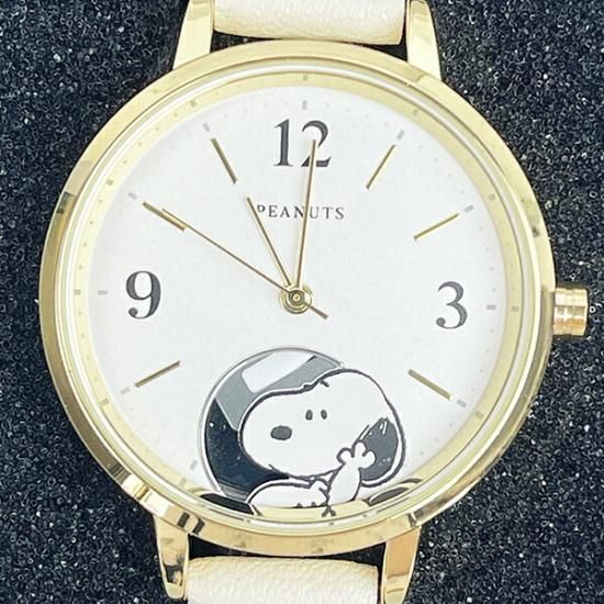 Snoopy's hide-and-seek watch