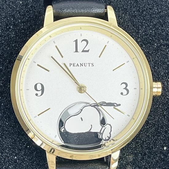Snoopy's hide-and-seek watch