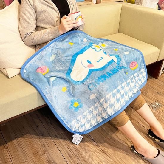 サンリオ シナモロール ブランケット(ボタン付き) ひざ掛け サンリオ シナモロール ブランケット(ボタン付き) ひざ掛け