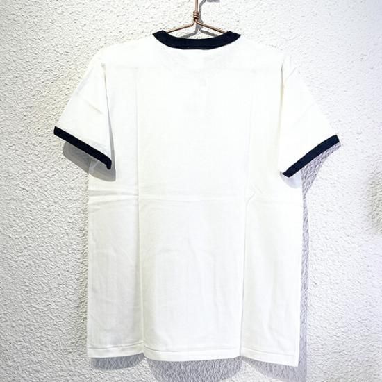 キティのシャツ