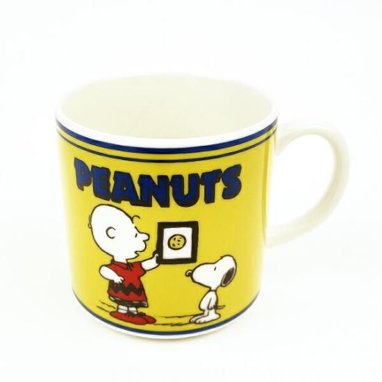 The PEANUTS mugs