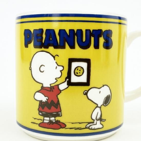 The PEANUTS mugs