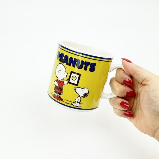 The PEANUTS mugs