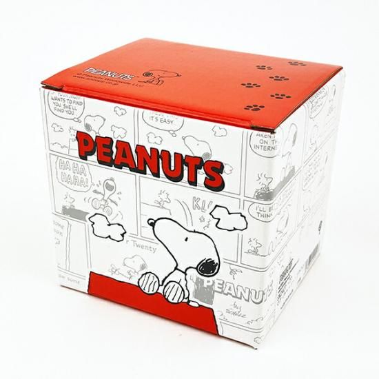 The PEANUTS mugs