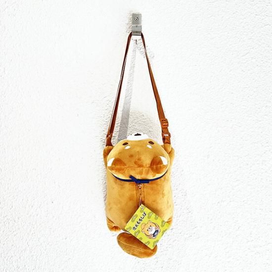 Okaka's pampered shoulder pouch.