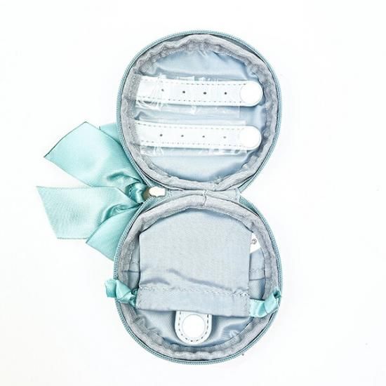 新品fafa フィフィレースのクラッチポーチ収納刺繍小物入りクリアスクエアポーチ 新品fafa フィフィレースのクラッチポーチ収納刺繍小物入り