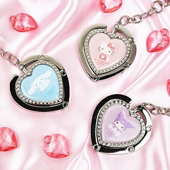 レア♥キティお散歩 チャーム♥ベルギーパピヨン - メルカリ