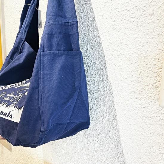 Snoopy's Newspaper Bag